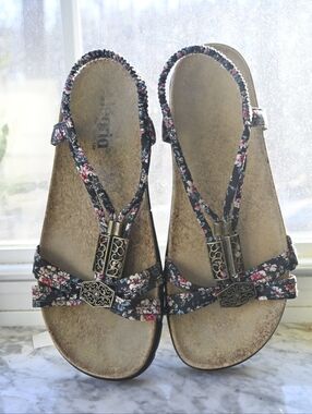 Alegria Floral Strap Comfort Sandals Black/Pink 8-8.5 Brass Accent Boho Spring
